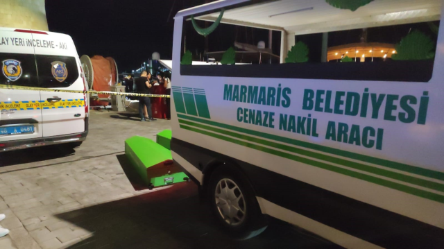 Önce arkadaşını sonra kendi vurarak öldürdü