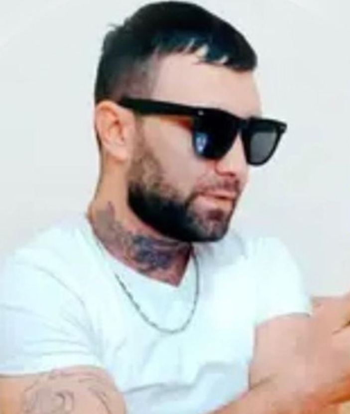 Evine polis baskın düzenleyince kendisini odaya kilitleyip intihar etti