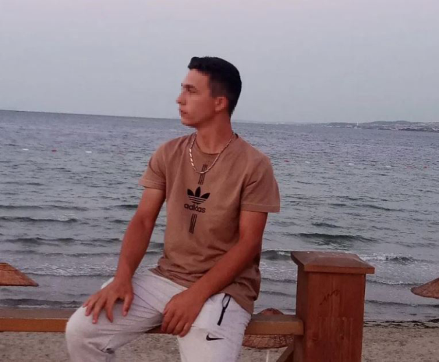 17 yaşındaki genç mezarlıkta av tüfeği ile canına kıydı