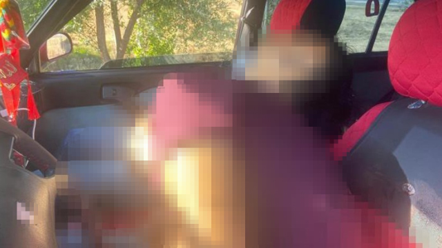 Köylülerin şüphelendiği park halindeki araçtan iki ceset çıktı