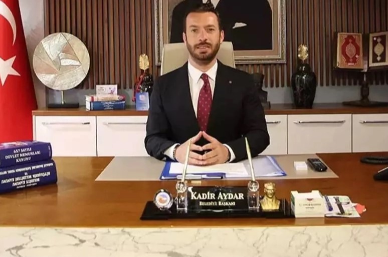 Ceyhan Belediye Başkanı Kadir Aydar’a 2 yıl 1 ay hapis cezası ve siyasi yasak getirildi