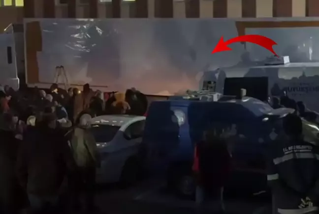 Cansız bedenlerin bulunduğu tırın üzerindeki görsel brandalar ile kapatıldı